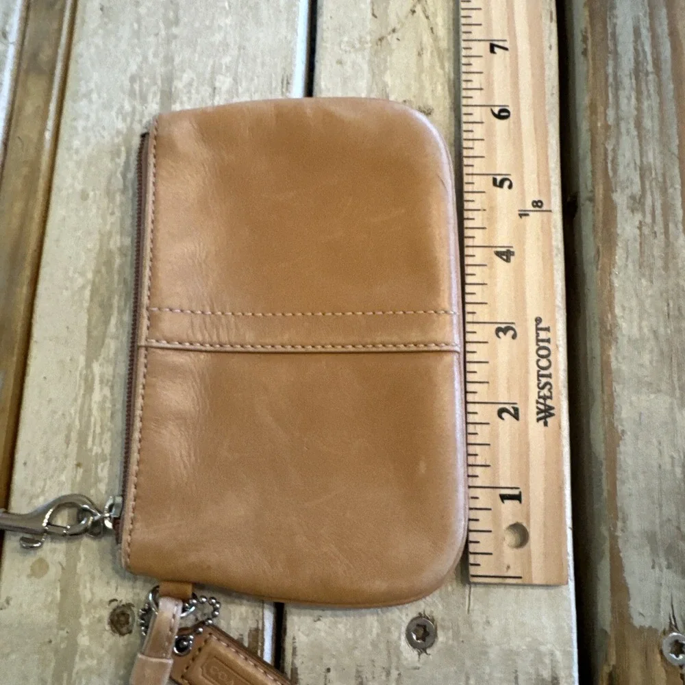 Vintage Coach Tan Smooth Leather Wristlet Small‎ Wrist Wallet Bag - Picture 10 of 15